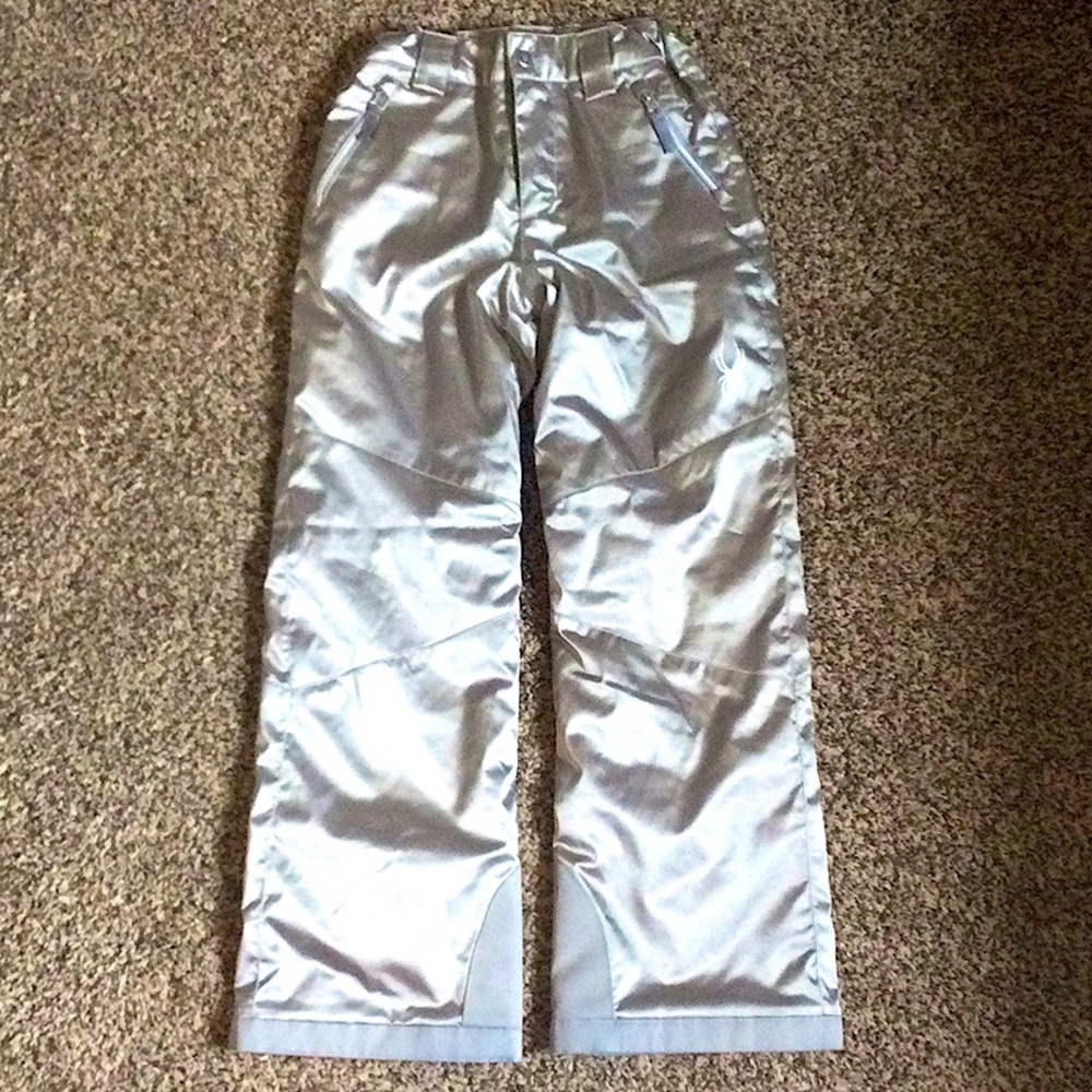 ❄️🤍Metallic silver snow pants.🤍❄️